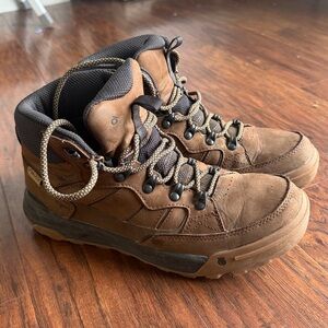 Men's Rugged Brown Outdoor Boots